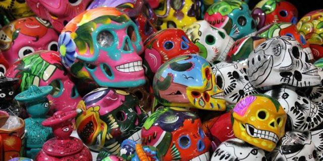 Czaszki, ołtarze i duchy przodków. Meksykańskie Święto Zmarłych | Spotkanie z Olą Synowiec